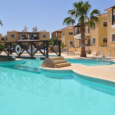 Sirena Sunrise, Apartment 4 Paphos Exterior photo