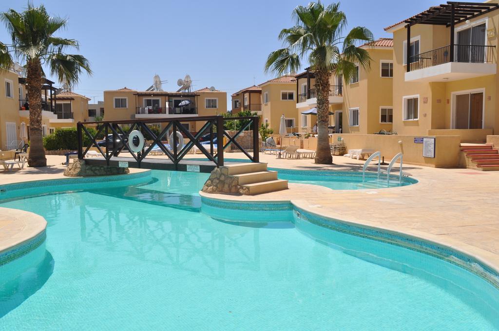 Sirena Sunrise, Apartment 4 Paphos Exterior photo