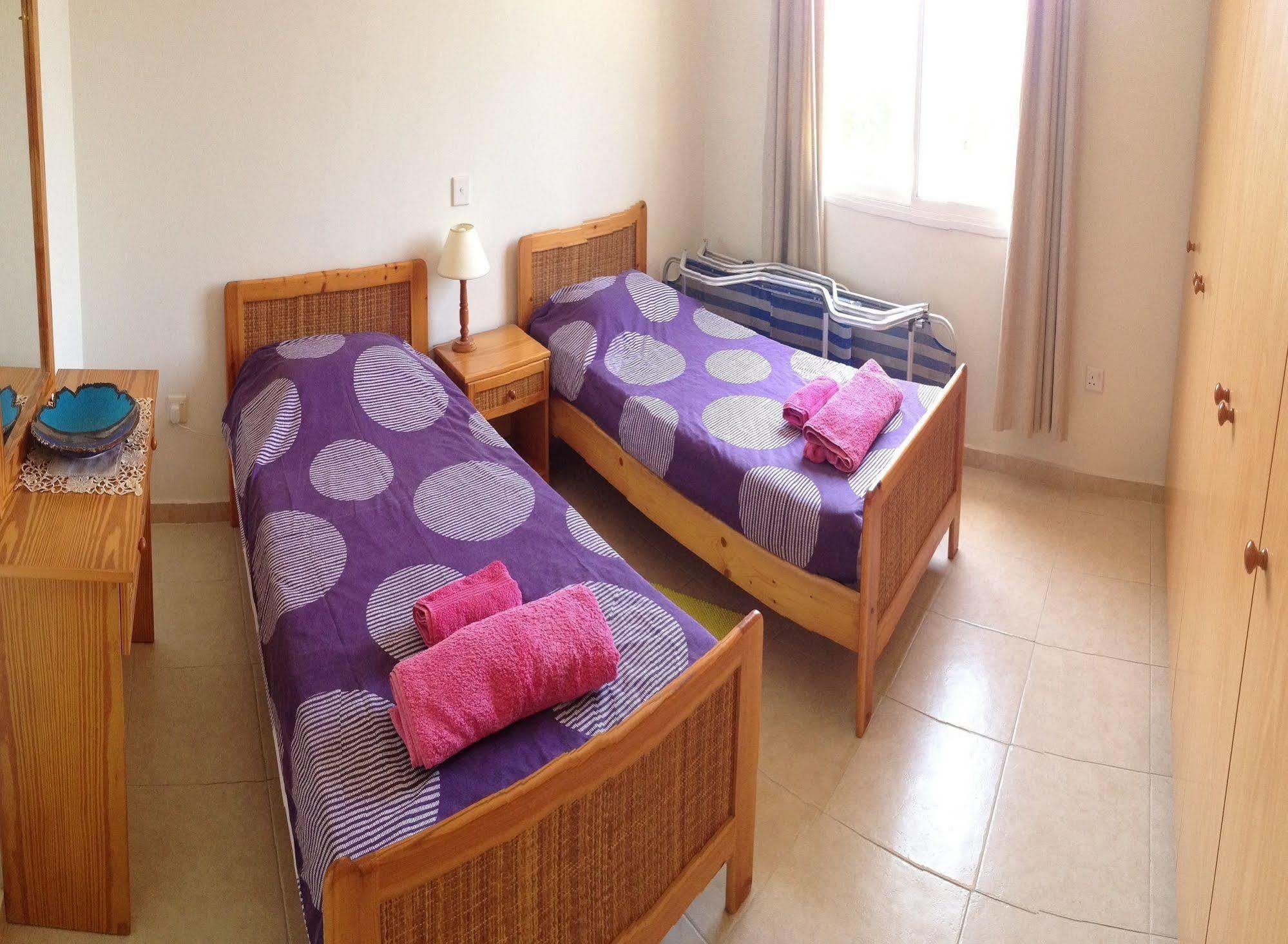 Sirena Sunrise, Apartment 4 Paphos Exterior photo